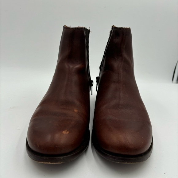 Frye Women’s 8.5 Brown Leather Carly Zip Ankle Boots - Picture 3 of 8